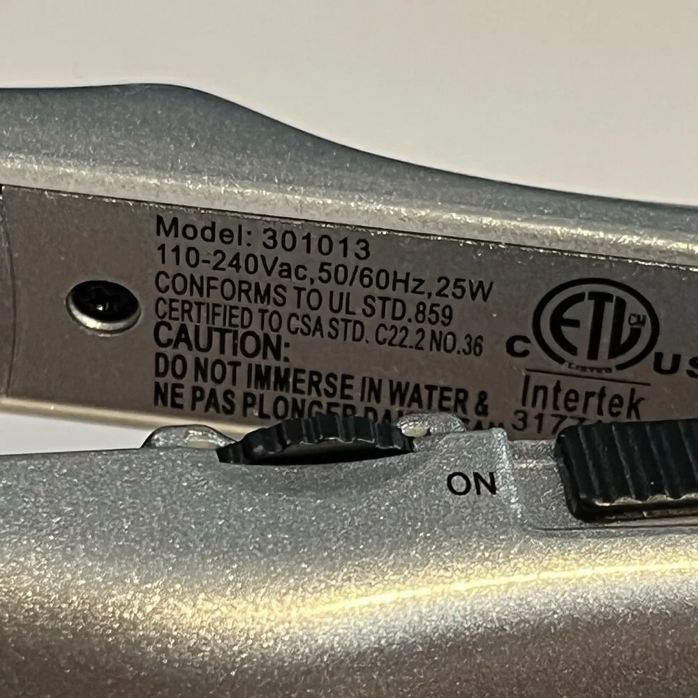 Ion Titanium Platinum Mini Flat Iron Hair Straightener Silver Model 301013 Case